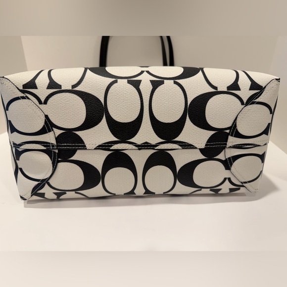 NWT Coach Black and White Signature Max City Tote Bag - Picture 11 of 11